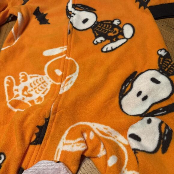 NWT Peanut Halloween 1 Piece Cotton Fleece Footed Pajamas Size: 2 T - Picture 4 of 7